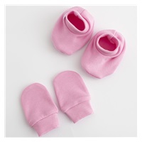 Bawełniany komplecik-buciki i rękawiczki New Baby różowy 0-6m