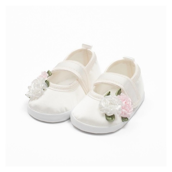 Niemowlęce paputki satynowe New Baby Ivory Flowers 0-3 m