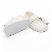 Niemowlęce paputki satynowe New Baby Ivory Flowers 0-3 m