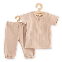 Dziecięcy muślinowy zestaw koszulka i spodnie New Baby beige