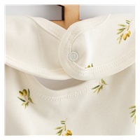 Śliniak niemowlęcy z bawełny organicznej New Baby Oliwki