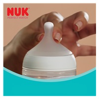 Dziecięca butelka do karmienia NUK Perfect Match Temperature Control Hippo 260 ml