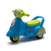 Dziecięcy jeździk z dźwiękiem Baby Mix Scooter niebieski